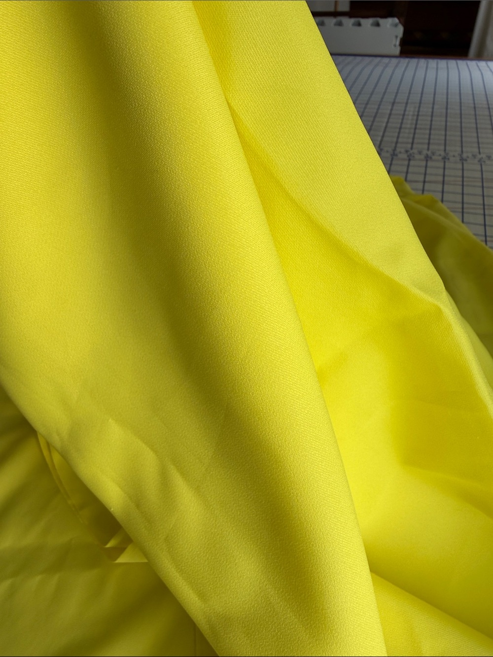 Vintage Lemon Yellow Formal Dress Fabric 4 Yards x 42 Polyester Crepe Evening - Picture 10 of 13